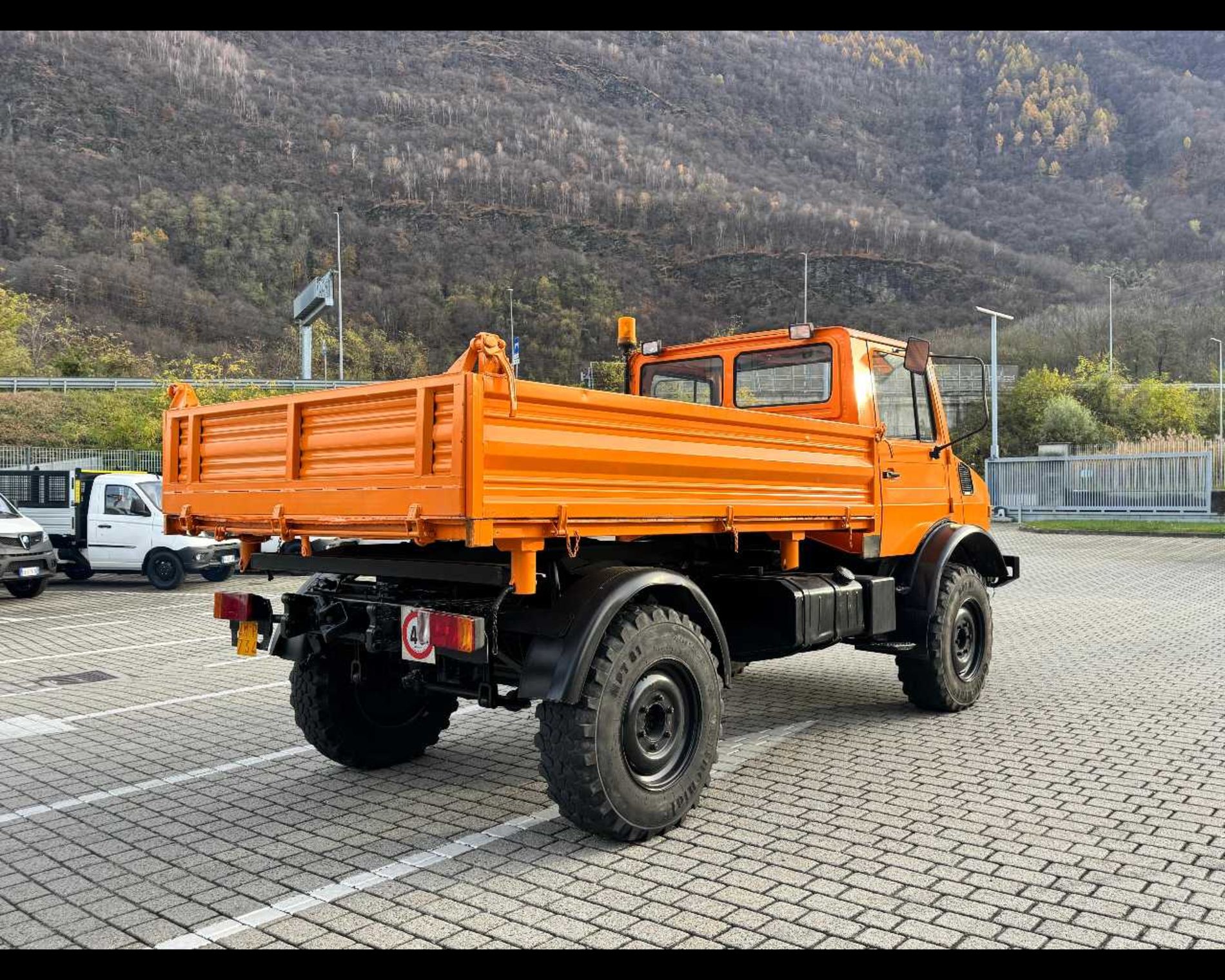 MERCEDES-BENZ UNIMOG U1300L 4X4 - Imm. Macchina operatrice - Patente B - Lombardia Truck