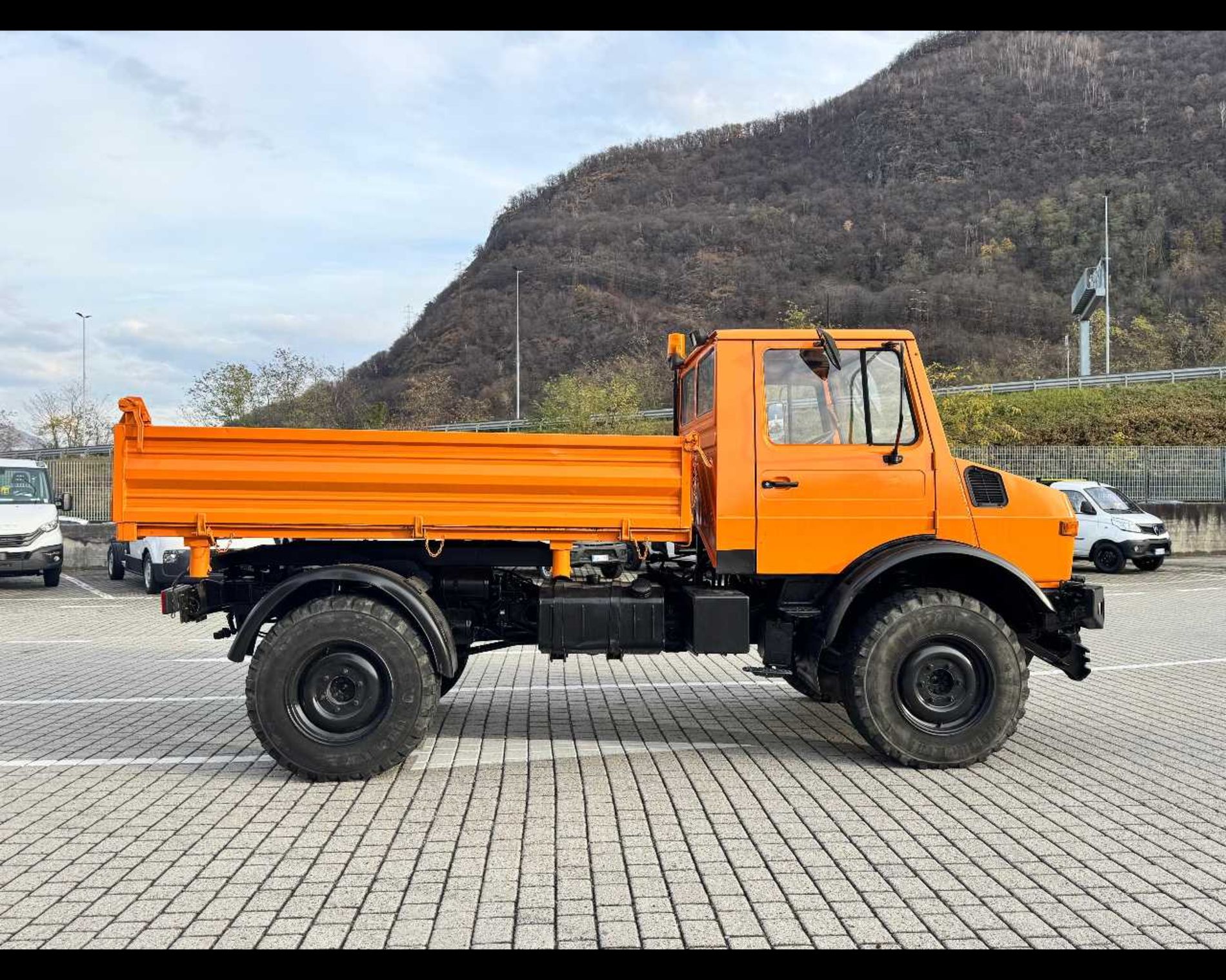 MERCEDES-BENZ UNIMOG U1300L 4X4 - Imm. Macchina operatrice - Patente B - Lombardia Truck