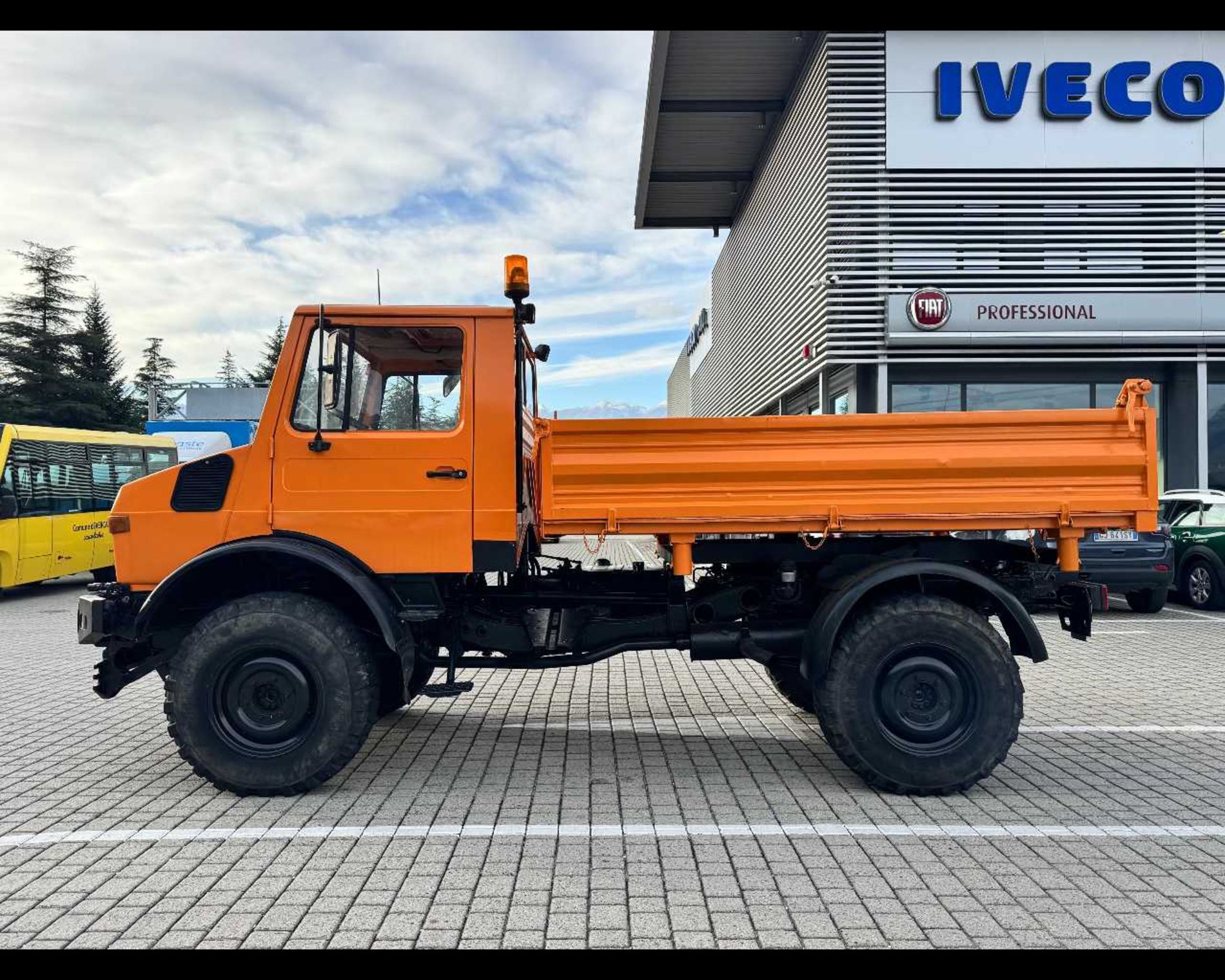 MERCEDES-BENZ UNIMOG U1300L 4X4 - Imm. Macchina operatrice - Patente B - Lombardia Truck