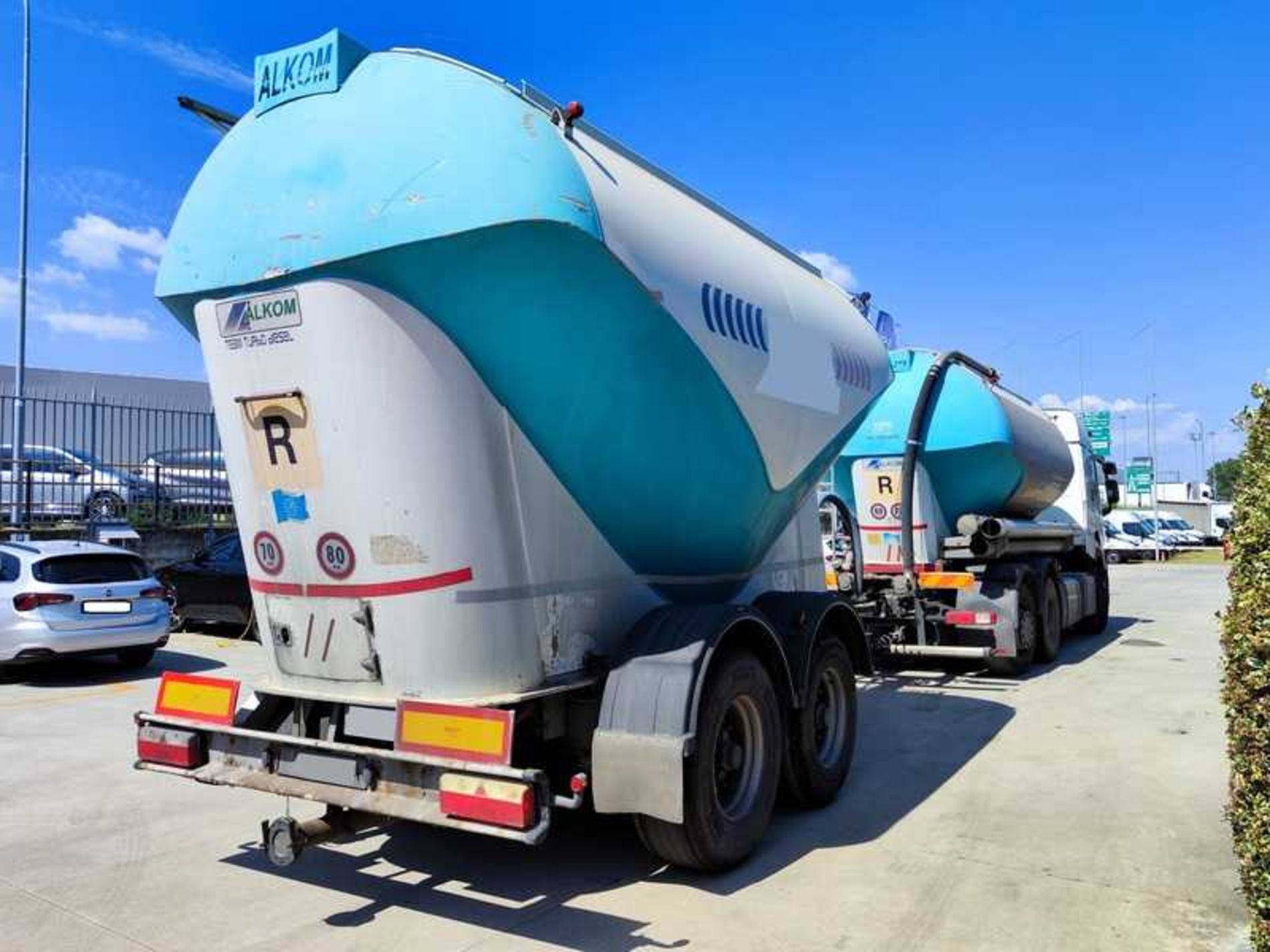 RENAULT T260 T480 CISTERNA PER GRANULATI E PULVIRULENTI - Lombardia Truck