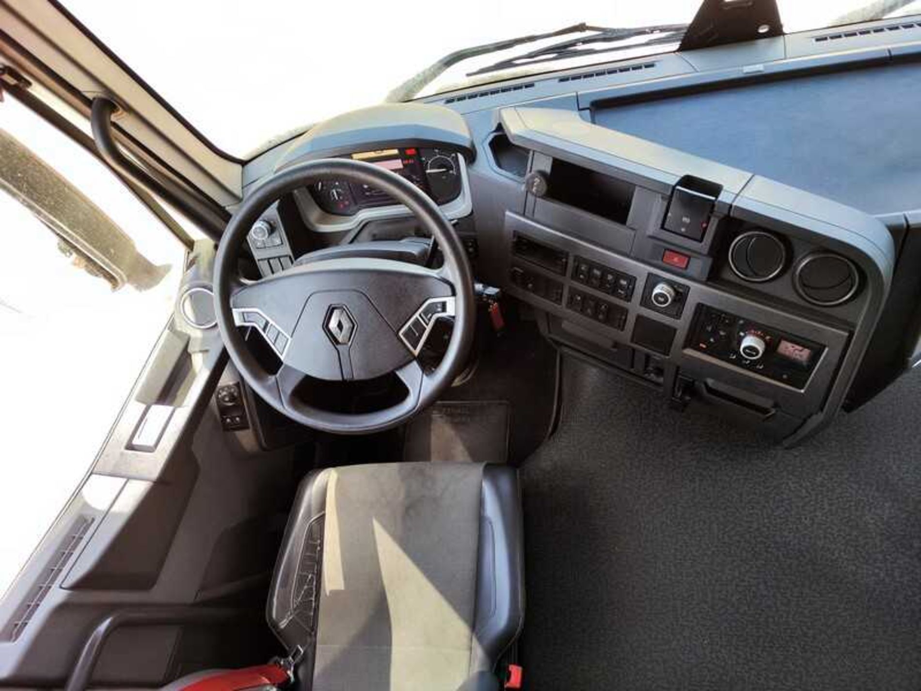 RENAULT T260 T480 CISTERNA PER GRANULATI E PULVIRULENTI - Lombardia Truck