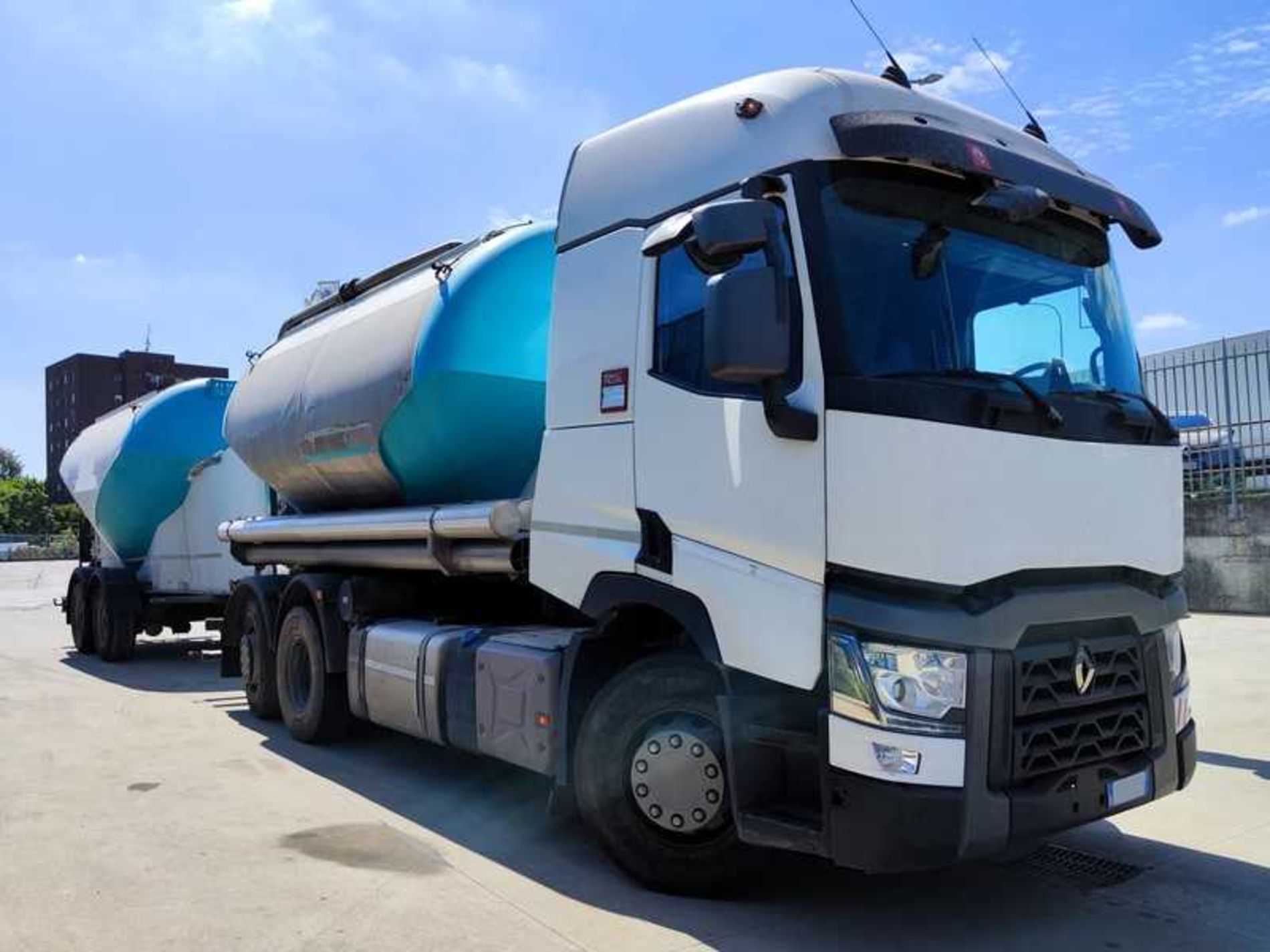 RENAULT T260 T480 CISTERNA PER GRANULATI E PULVIRULENTI - Lombardia Truck