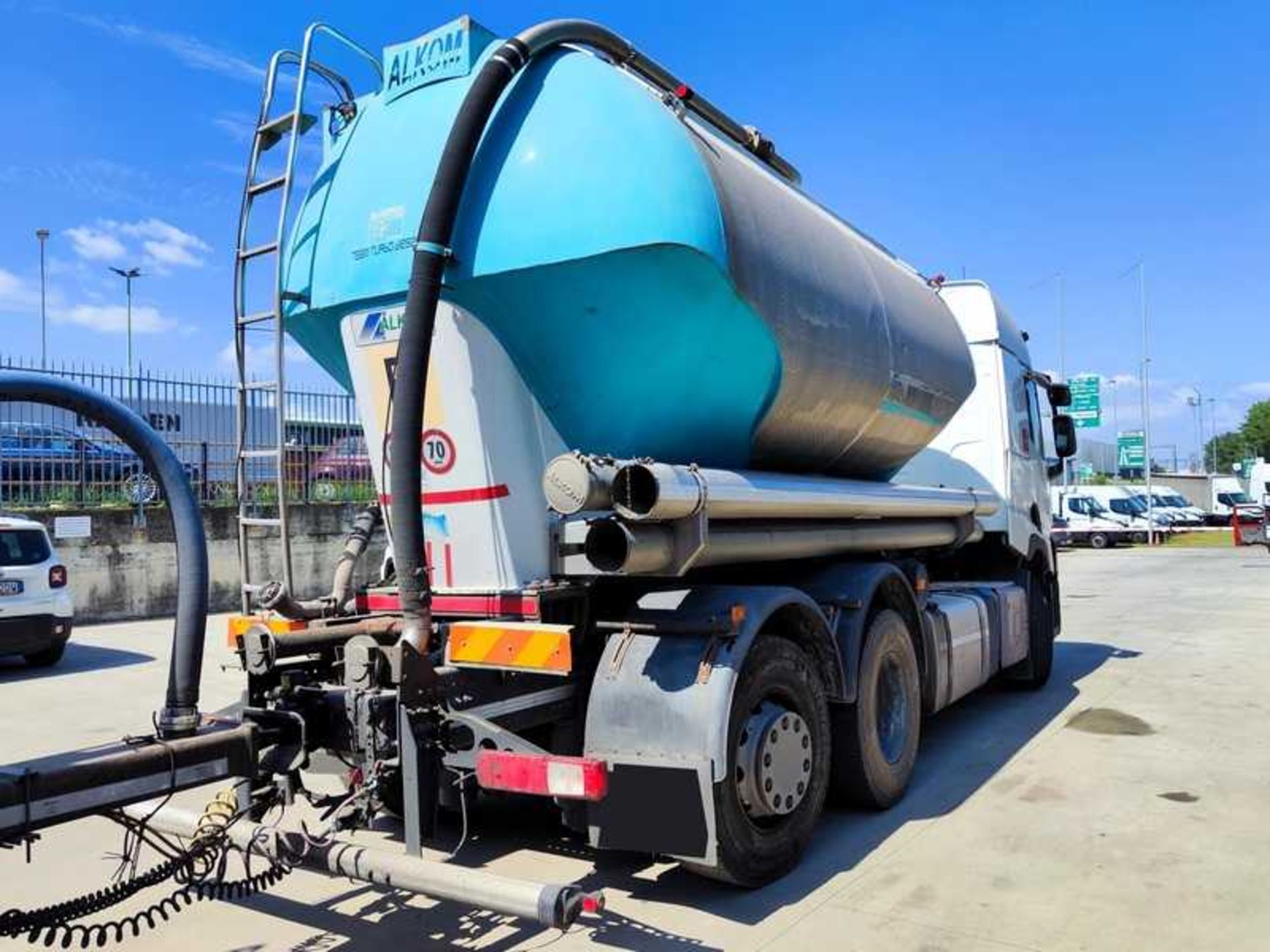 RENAULT T260 T480 CISTERNA PER GRANULATI E PULVIRULENTI - Lombardia Truck