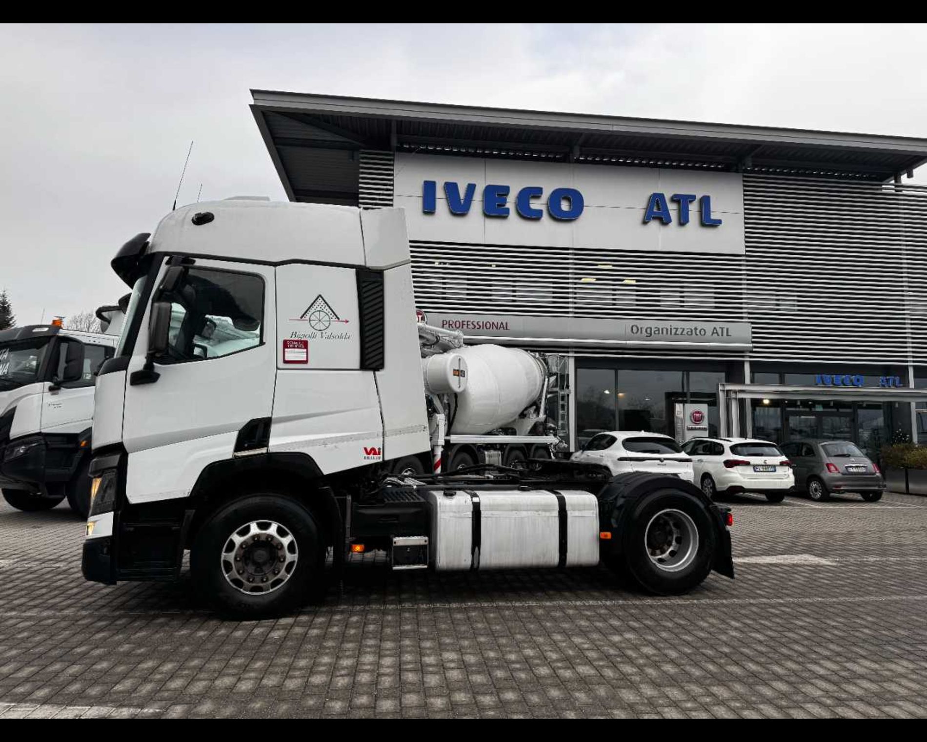 RENAULT V.I. T PREMIUM - Lombardia Truck