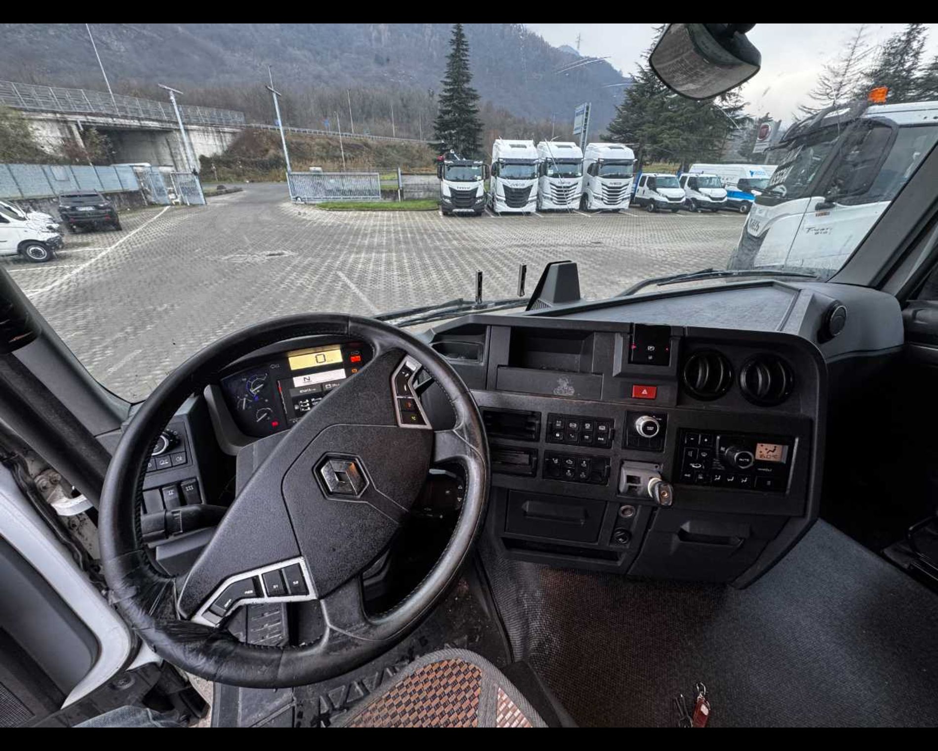 RENAULT V.I. T PREMIUM - Lombardia Truck