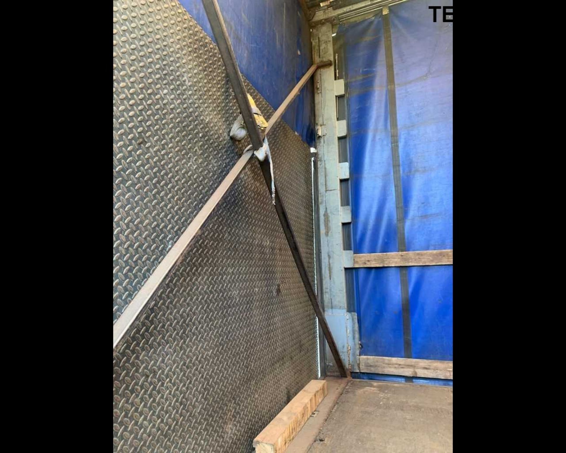 RIMORCHI  SEMIRIMORCHI SEMIRIMORCHIO KRONE SZP - CASSONE CENTINE TELONE - Lombardia Truck