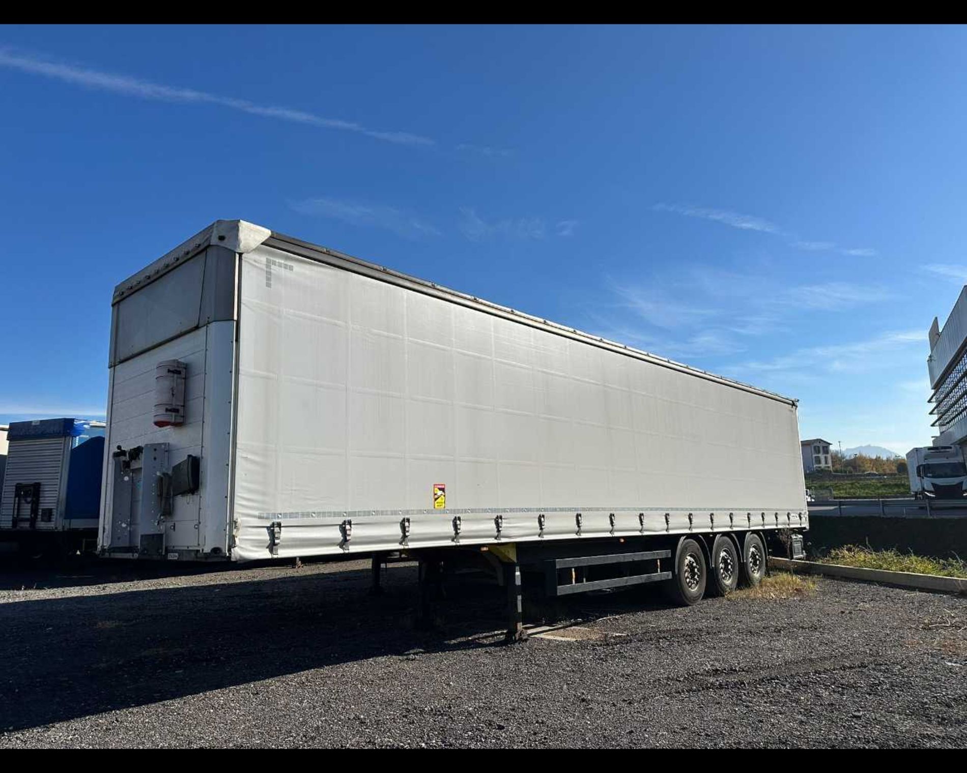 RIMORCHI  SEMIRIMORCHI SEMIRIMORCHIO SCHMITZ CARGOBULL A.G. S01 - CASSONE CENTINE TELONE - Lombardia Truck