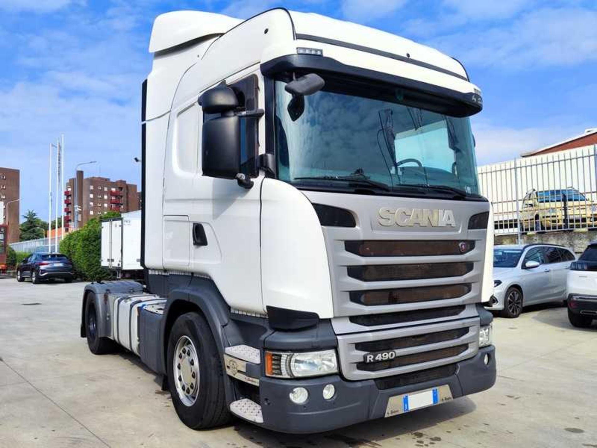 SCANIA R490 TRATTORE - Lombardia Truck