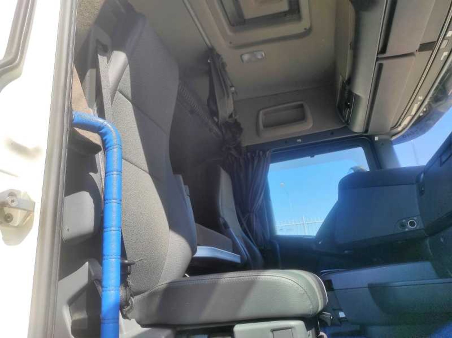 SCANIA R490 TRATTORE - Lombardia Truck