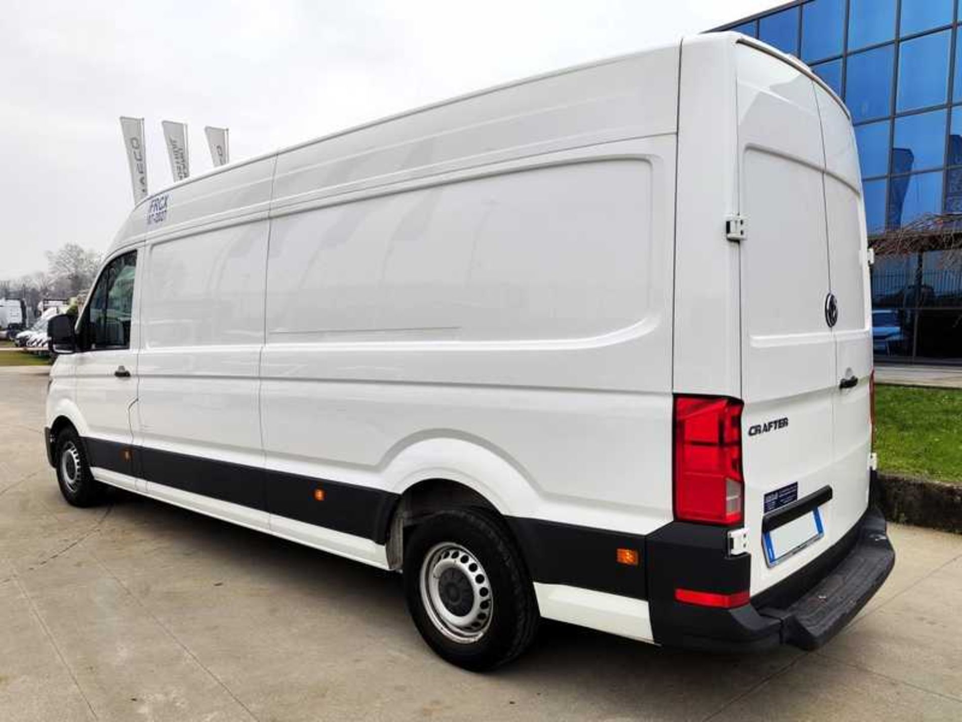 VOLKSWAGEN CRAFTER 35 2.0 177CV COIBENTATO CON FRIGO - Lombardia Truck