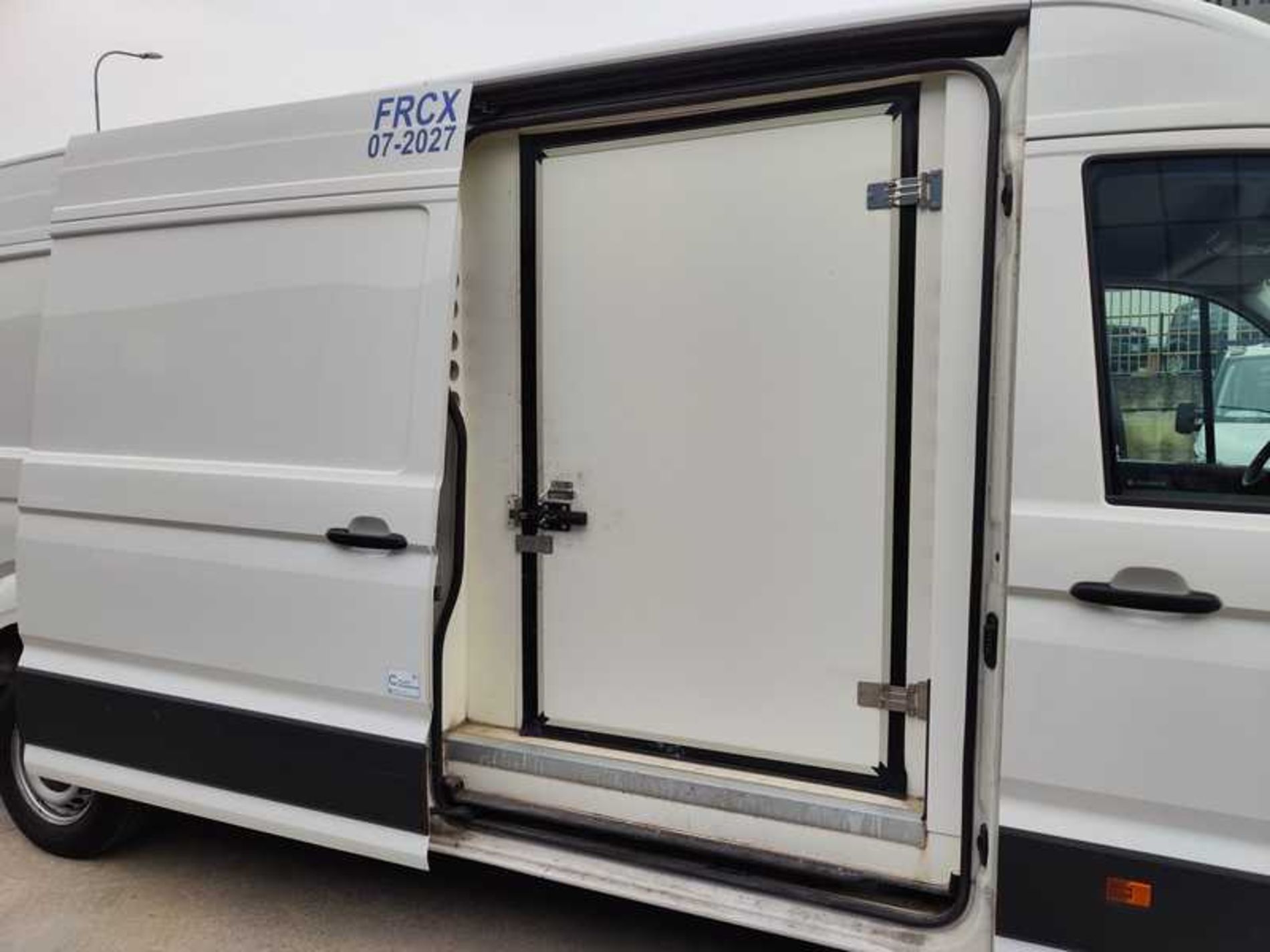 VOLKSWAGEN CRAFTER 35 2.0 177CV COIBENTATO CON FRIGO - Lombardia Truck