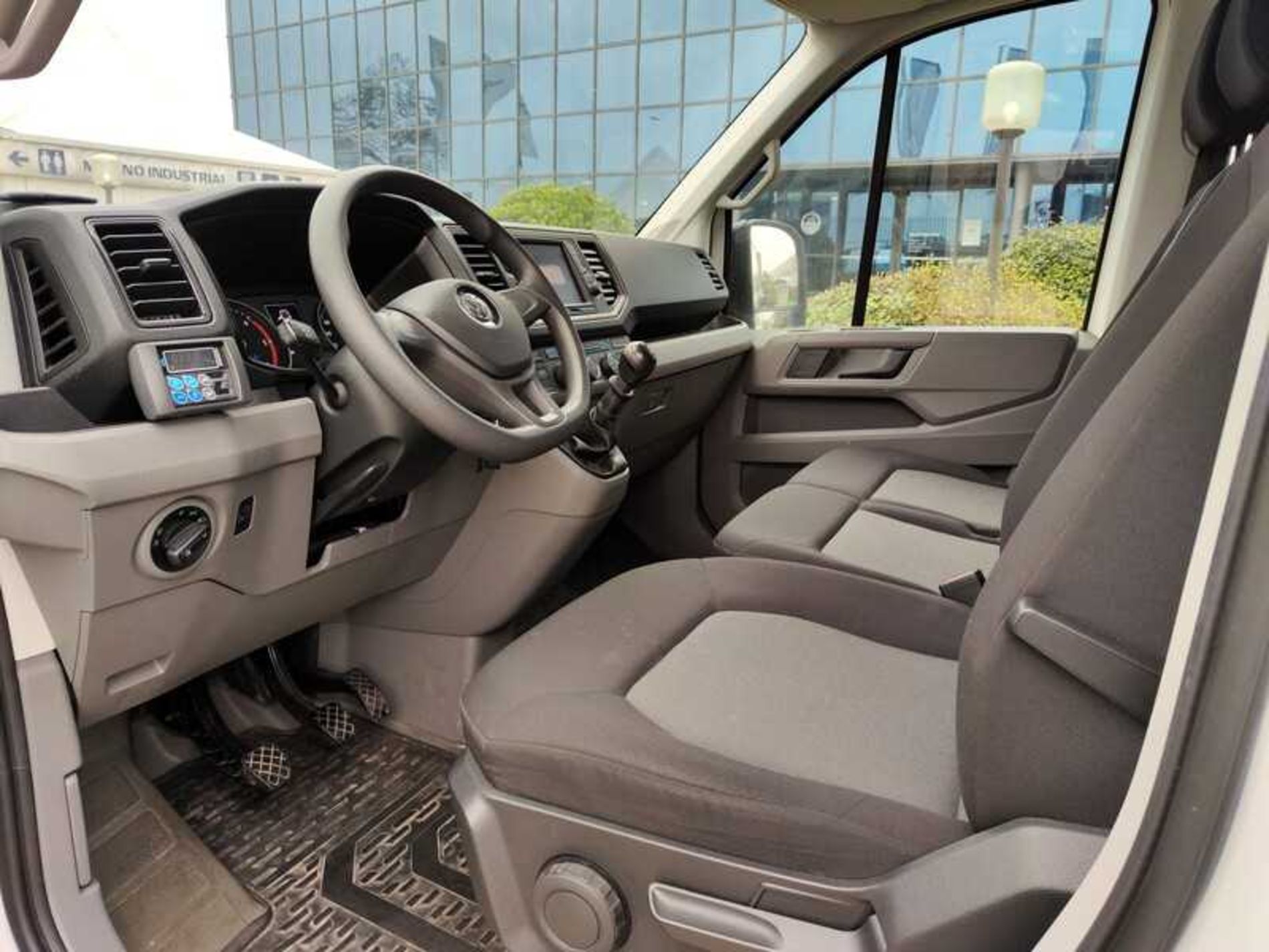 VOLKSWAGEN CRAFTER 35 2.0 177CV COIBENTATO CON FRIGO - Lombardia Truck