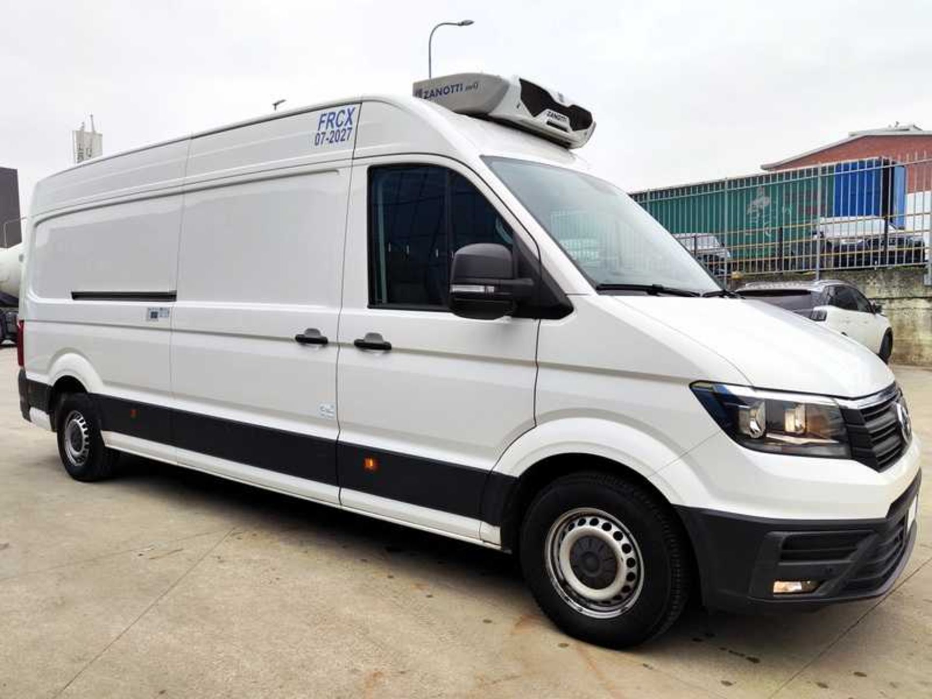 VOLKSWAGEN CRAFTER 35 2.0 177CV COIBENTATO CON FRIGO - Lombardia Truck