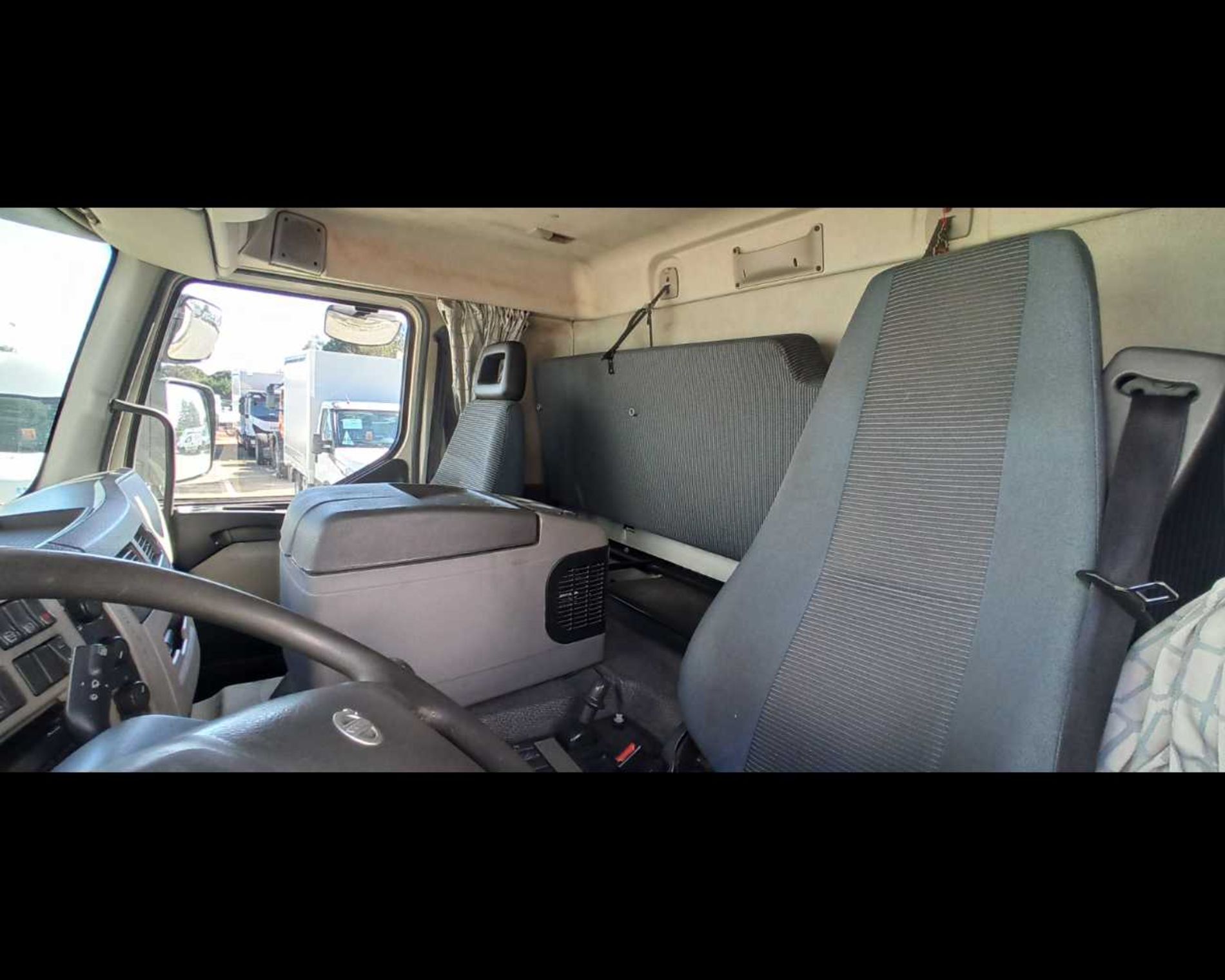 VOLVO FE 280 CENT - Lombardia Truck