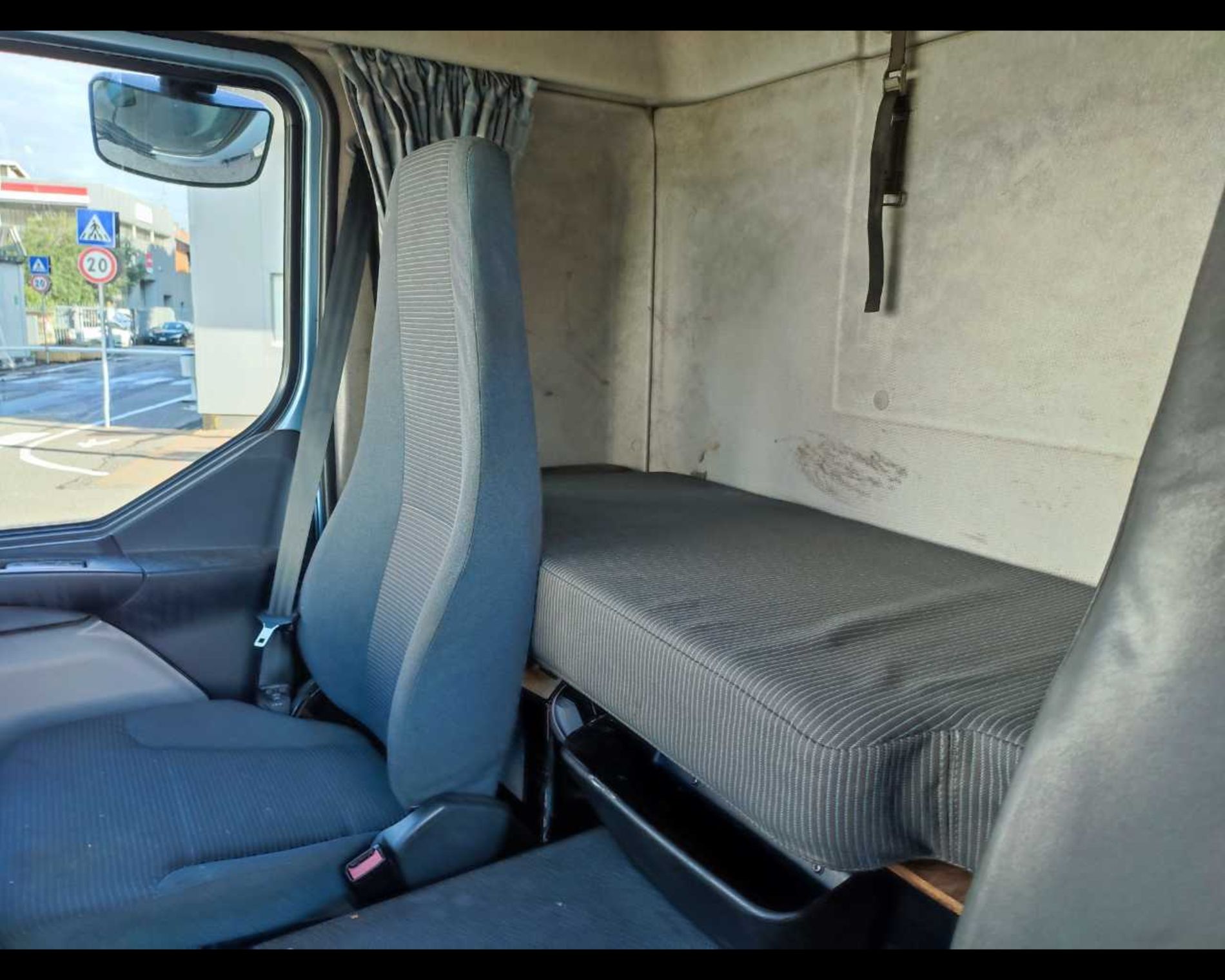 VOLVO FL - CASSONE CENTINA E SPONDA - Lombardia Truck