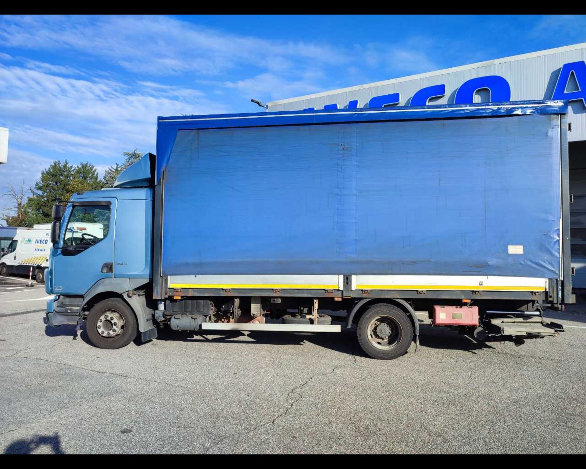 VOLVO FL - CASSONE CENTINA E SPONDA - Lombardia Truck