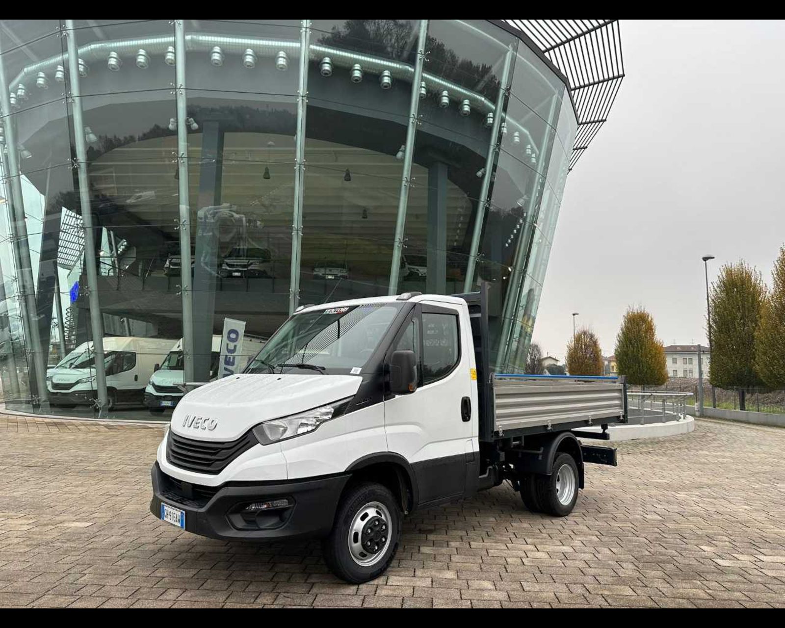 IVECO 35C12 - CASSONE RIBALTABILE TRILATERALE - Lombardia Truck