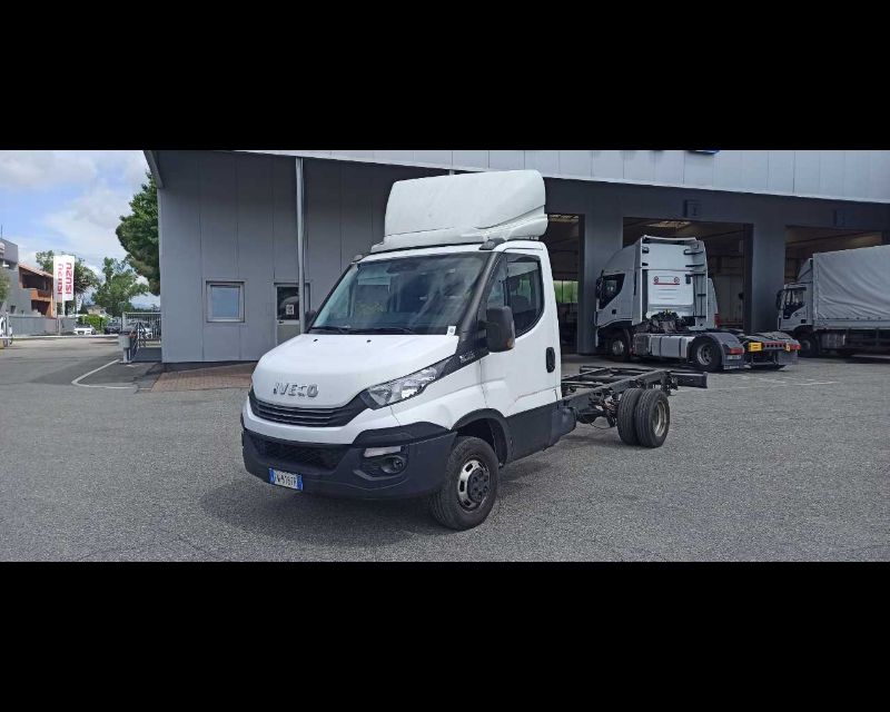 IVECO Daily 35 C16H 2.3 A8 3750 HD A TELAIO - Lombardia Truck